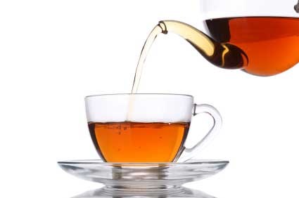 Le thé aide notamment à prévenir les caries